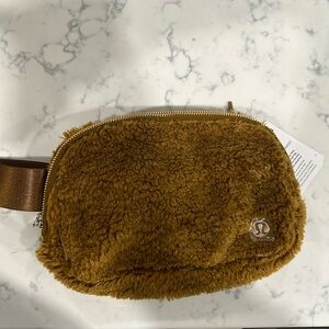 Sherpa Everywhere Belt Bag NWT
